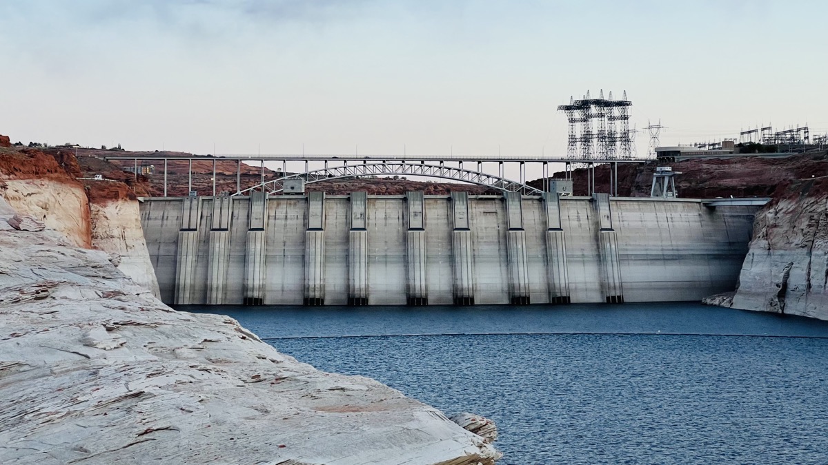 View of the dam from Chains area