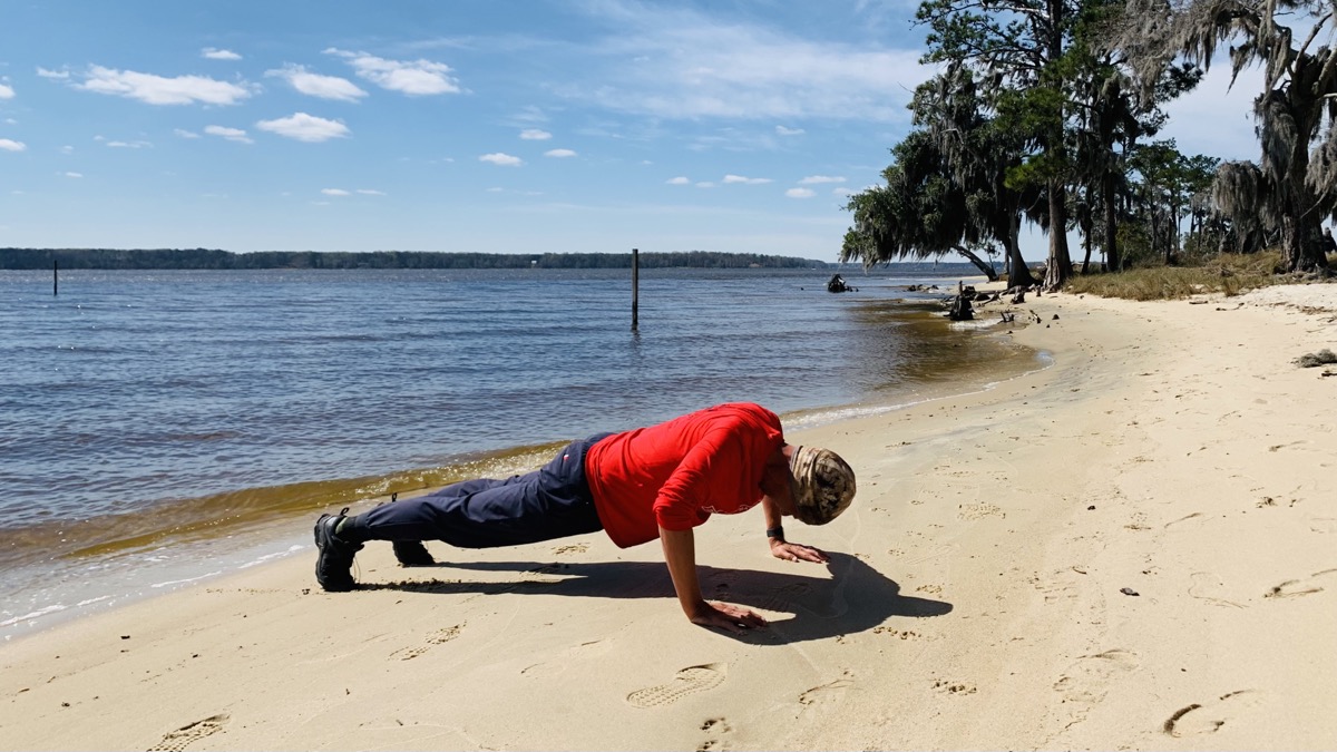 Push-ups on trail run