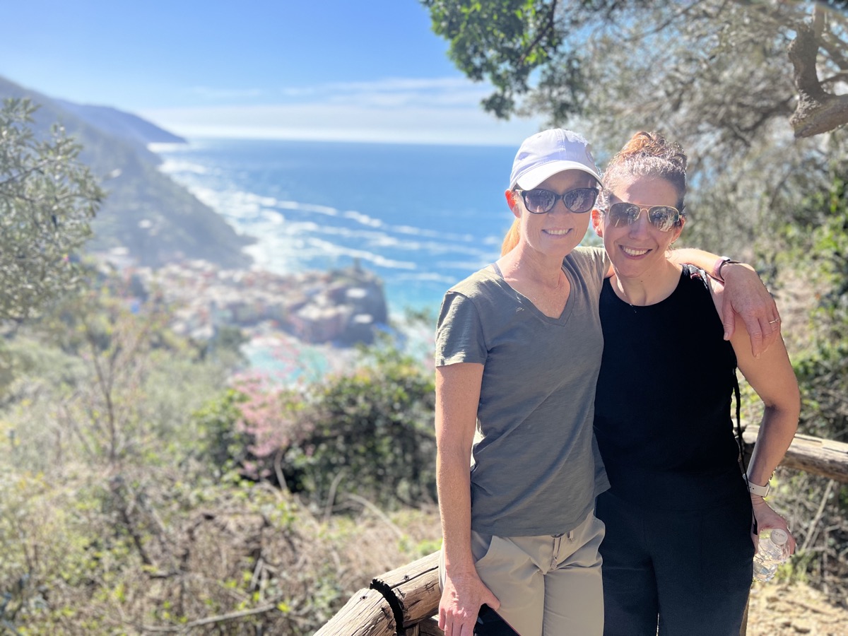 Julie and Britt as we come into Vernazza