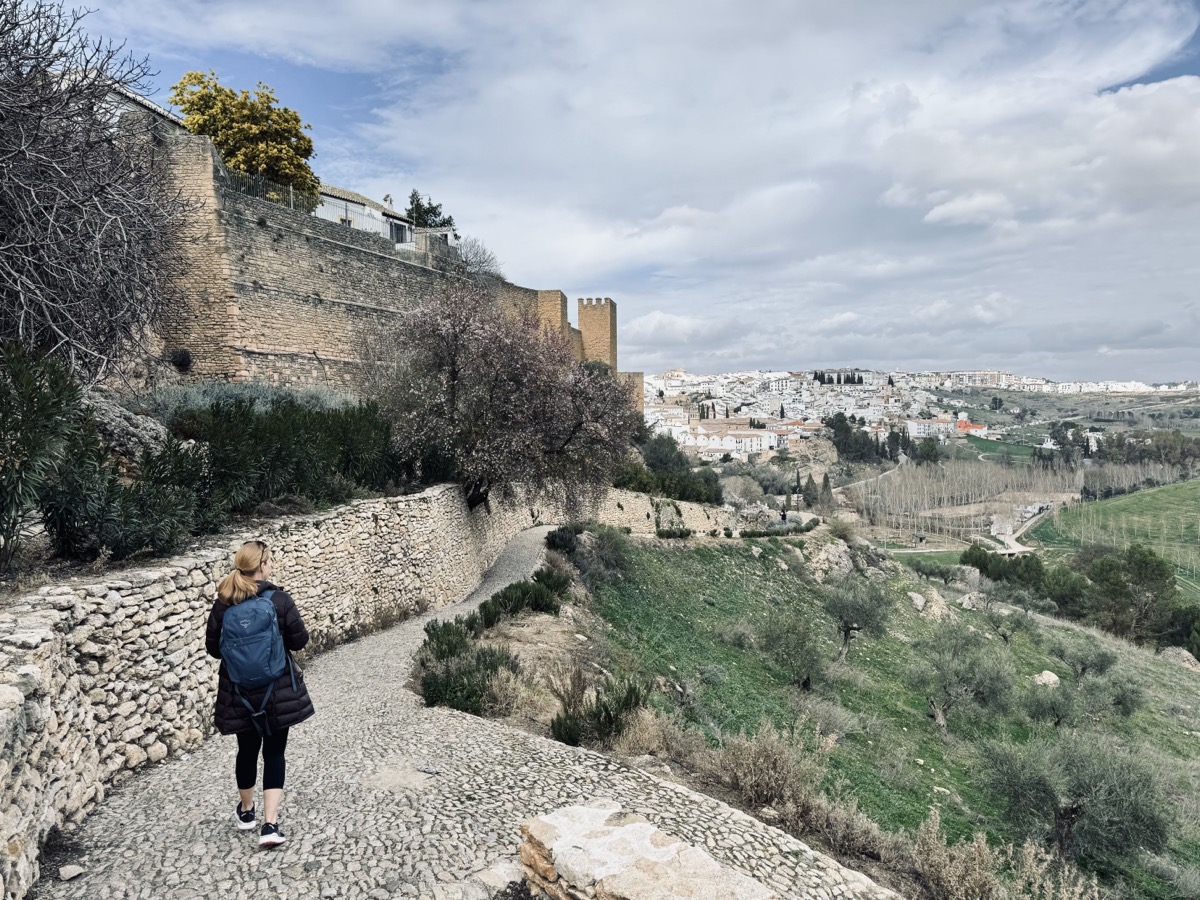 Strolling down the city walls in Ronda