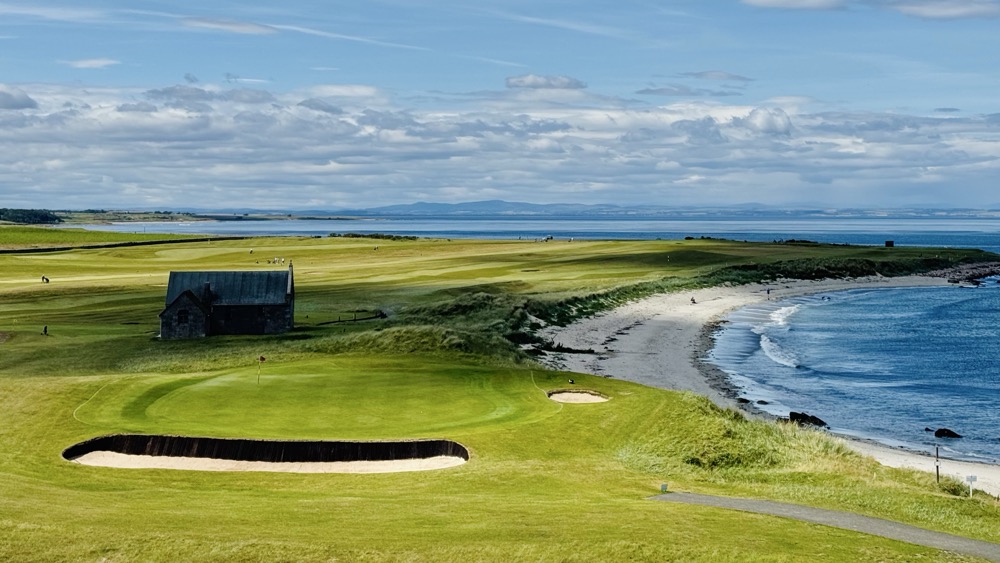 Balcomie's signature par 3